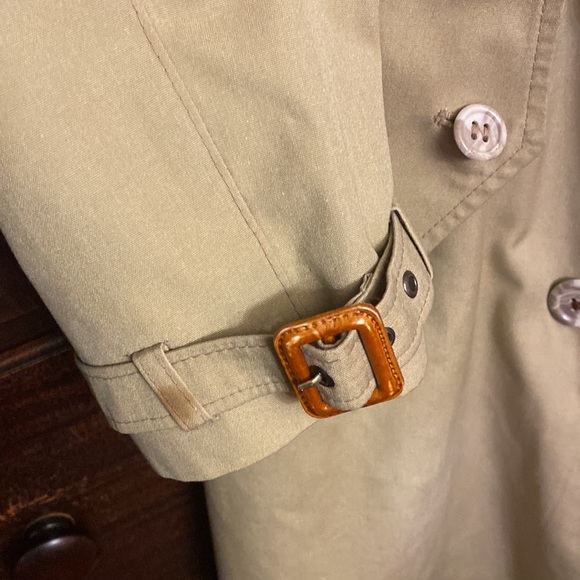 EUC Vintage Lined Trench coat, Made in Poland, sz 40R - Picture 8 of 9